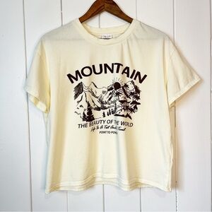 Le Lis Collection Cream Mountain Graphic Crop Top. Size Medium.